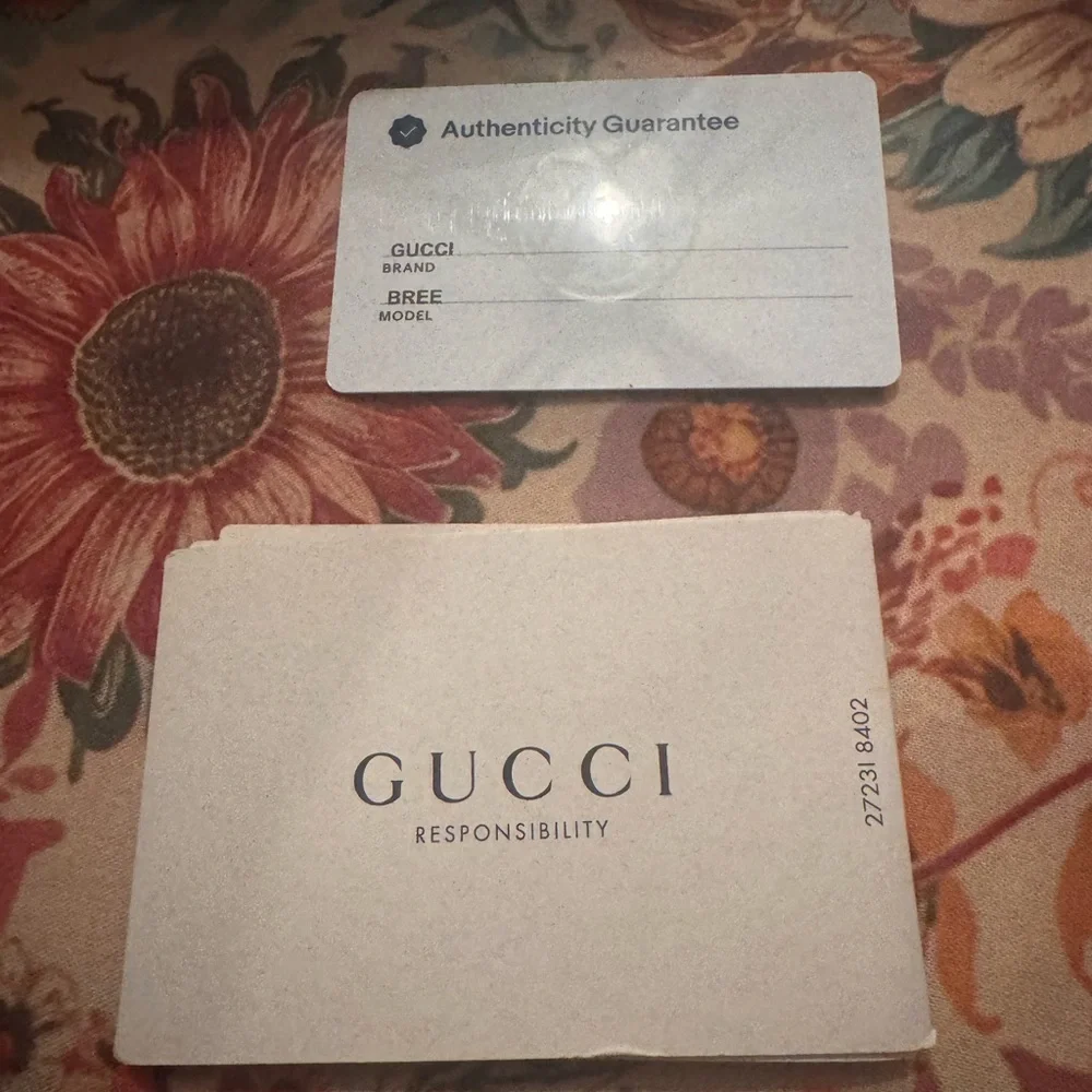 Gucci Beige GG Canvas Crossbody Bag with Red Leather Trim - Picture 6 of 10